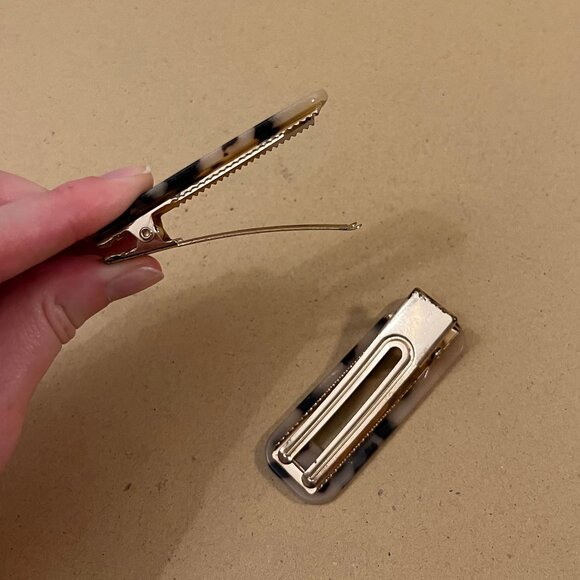 Pair of Acrylic Tortoise Barrettes - Picture 2 of 6